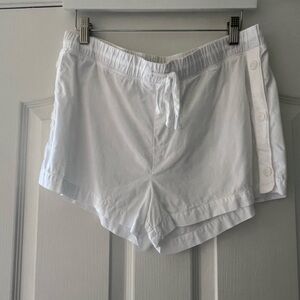 Bella Dahl White Elastic Drawstring Athletic Shorts with Side Button Placket